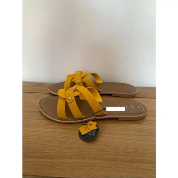 New Look Leather Flats Sandals Yellow Sizes 3, 5, 6, - Picture 2 of 3
